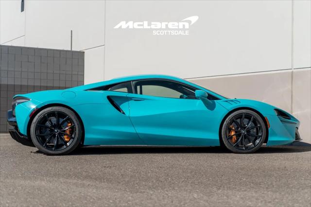 2024 McLaren Artura Standard