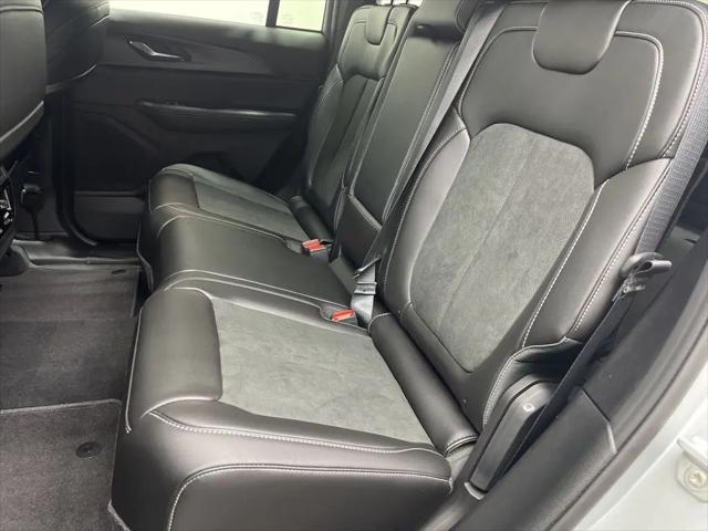 2025 Jeep Grand Cherokee Altitude X 4x2