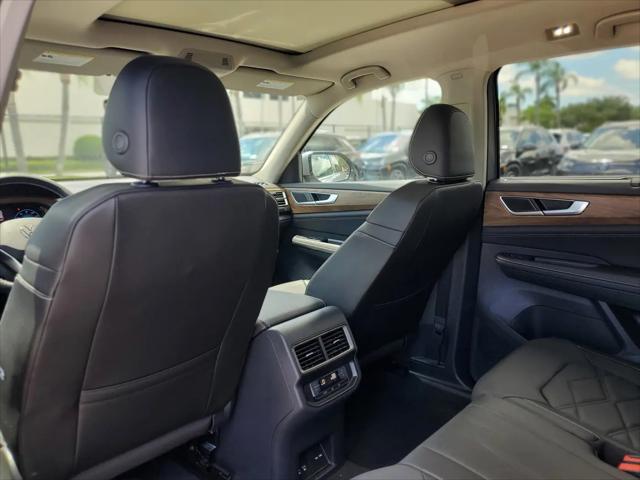 2026 Volkswagen Atlas SE with Technology