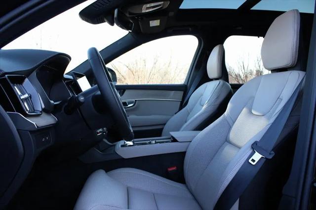 2026 Volvo XC90 Plug-In Hybrid Ultra Dark Theme, T8 AWD, Electric/Gasoline, 6 Seats