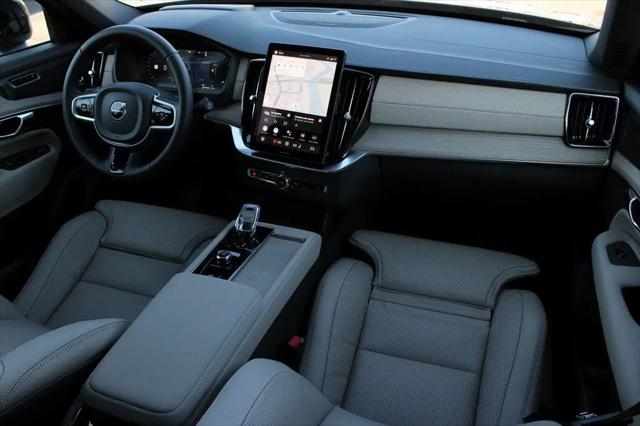 2026 Volvo XC90 Plug-In Hybrid Ultra Dark Theme, T8 AWD, Electric/Gasoline, 6 Seats