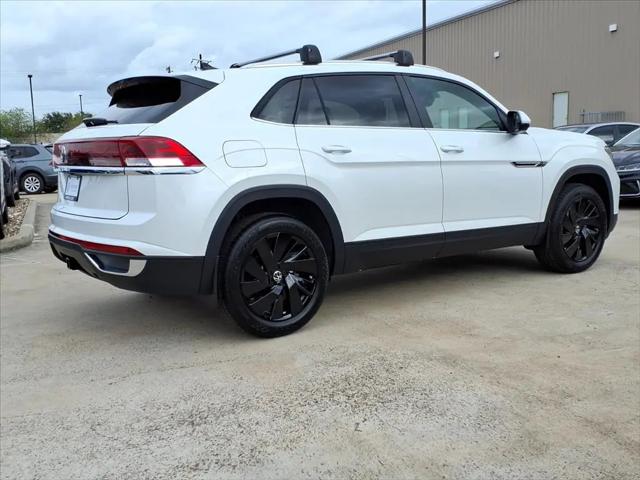 2026 Volkswagen Atlas Cross Sport SE with Technology
