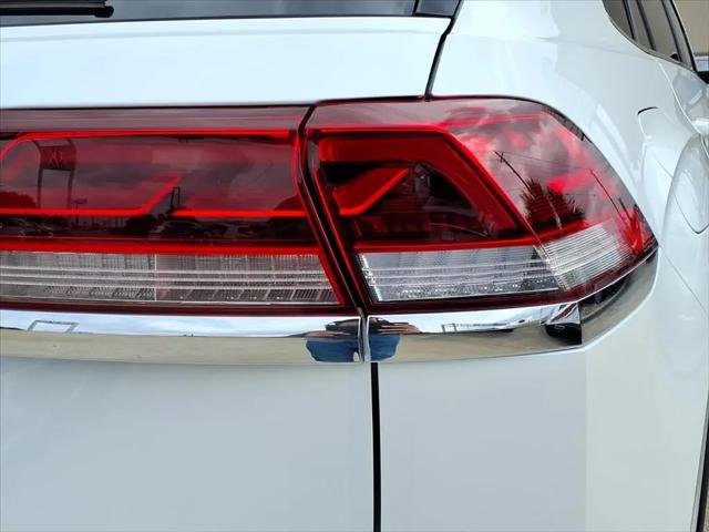 2026 Volkswagen Atlas Cross Sport SE with Technology
