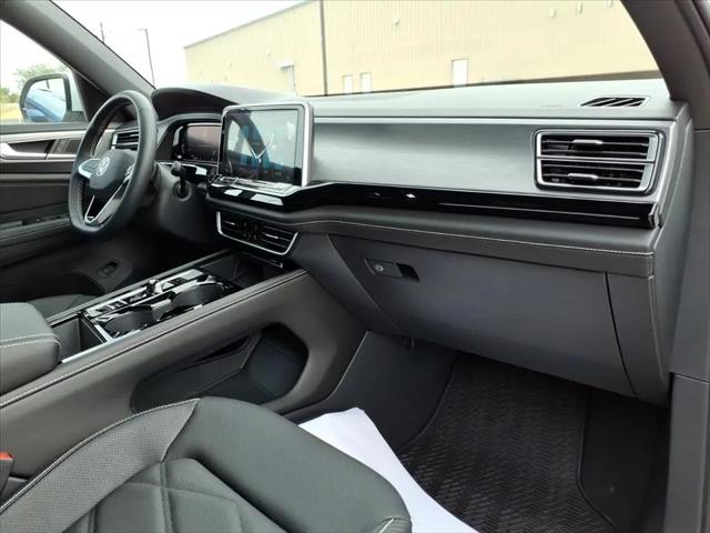 2026 Volkswagen Atlas Cross Sport SE with Technology