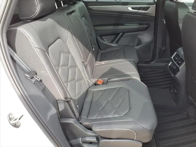 2026 Volkswagen Atlas Cross Sport SE with Technology