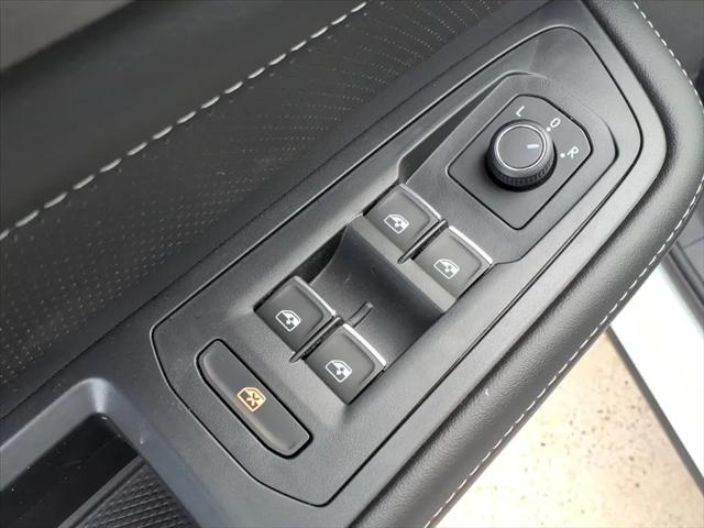 2026 Volkswagen Atlas Cross Sport SE with Technology