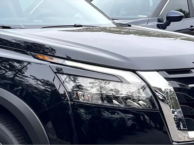 2025 Nissan Pathfinder SL 4WD
