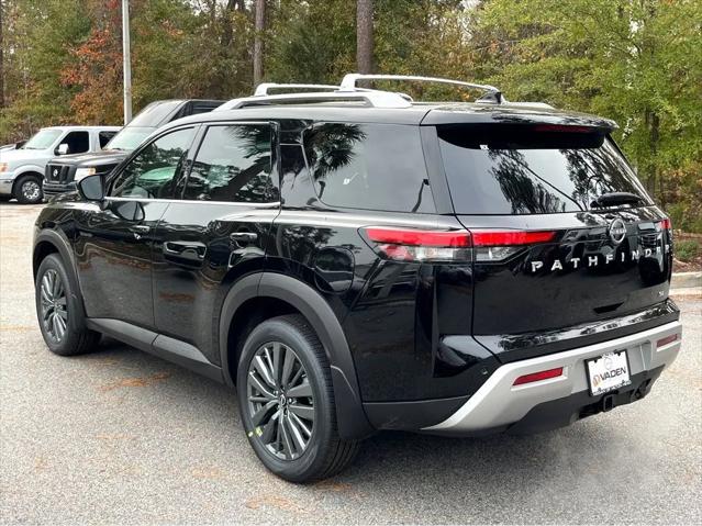 2025 Nissan Pathfinder SL 4WD