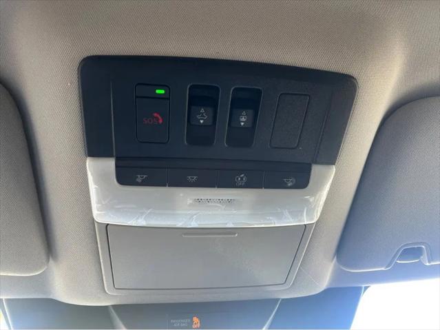 2025 Nissan Pathfinder SL 4WD