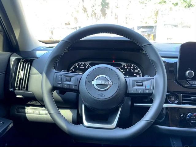 2025 Nissan Pathfinder SL 4WD