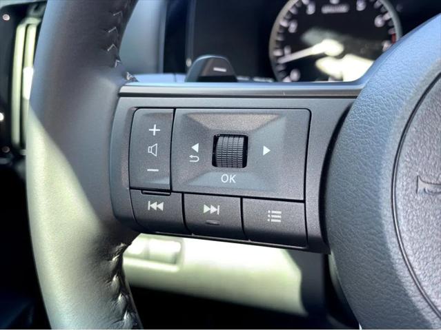 2025 Nissan Pathfinder SL 4WD