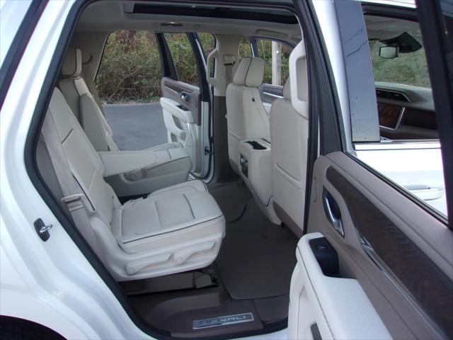 2023 GMC Yukon 4WD Denali