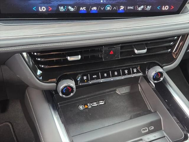 2025 Chevrolet Suburban 4WD Premier