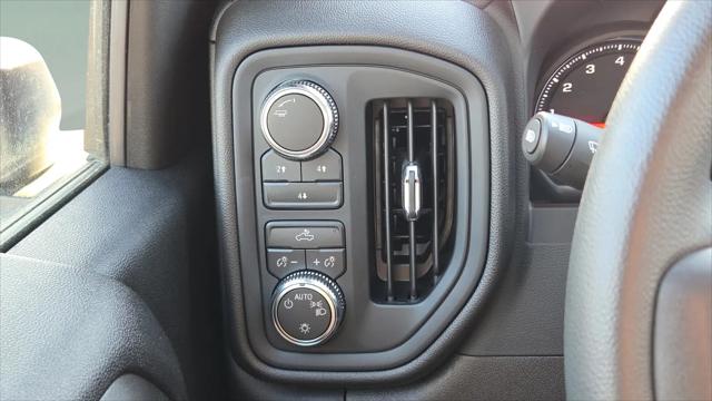 2026 GMC Sierra 2500HD Crew Cab, Standard Bed, Pro, 4WD