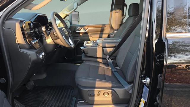 2026 GMC Sierra 2500HD Crew Cab, Standard Bed, SLE, 4WD