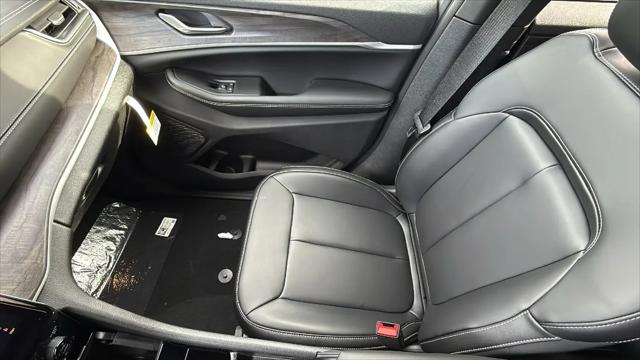 2025 Jeep Grand Cherokee L Limited 4x4