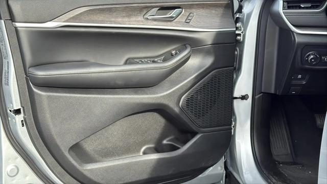 2025 Jeep Grand Cherokee L Limited 4x4