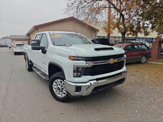 2024 Chevrolet Silverado 2500HD 4WD Crew Cab Standard Bed LT