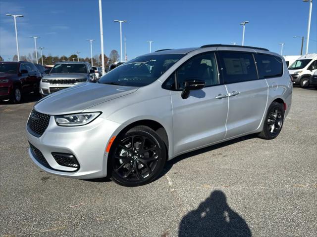 2026 Chrysler Pacifica Select for sale in Burlington, NC