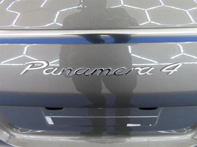 2013 Porsche Panamera 4