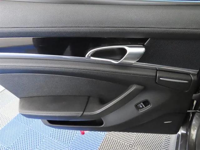 2013 Porsche Panamera 4