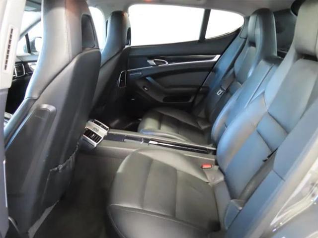 2013 Porsche Panamera 4
