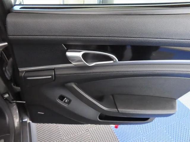 2013 Porsche Panamera 4