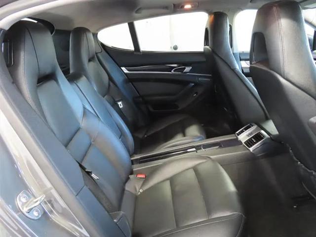 2013 Porsche Panamera 4