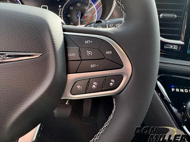 2026 Chrysler Pacifica Select AWD