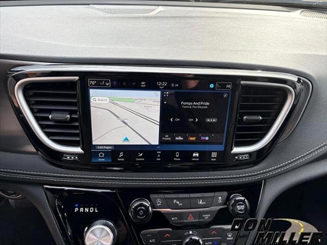 2026 Chrysler Pacifica Select AWD