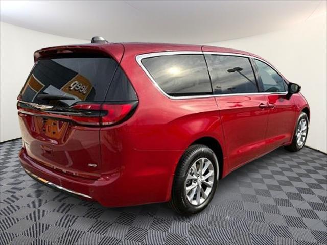 2026 Chrysler Pacifica Select AWD
