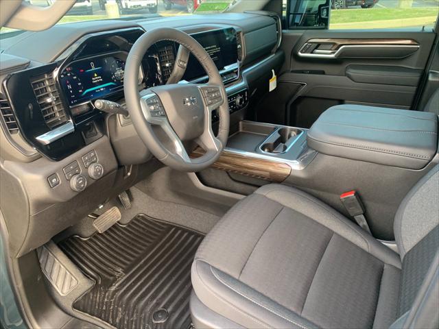 2026 GMC Sierra 2500HD Crew Cab, Standard Bed, SLT, 4WD