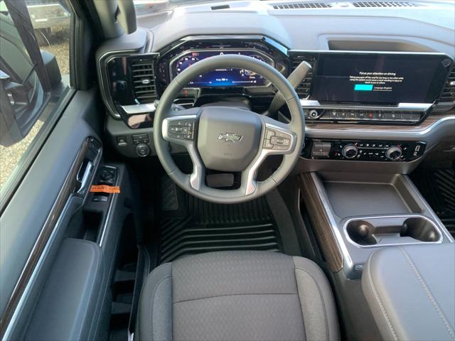 2026 GMC Sierra 2500HD Crew Cab, Standard Bed, SLT, 4WD
