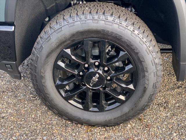 2026 GMC Sierra 2500HD Crew Cab, Standard Bed, SLT, 4WD