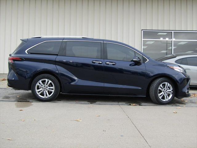 2023 Toyota Sienna Platinum