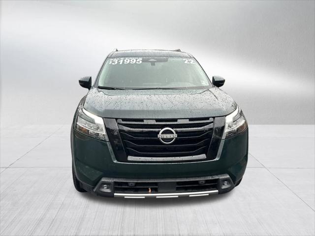2022 Nissan Pathfinder SL 4WD