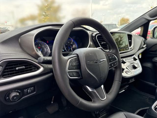 2025 Chrysler Pacifica Select 2025 Chrysler Pacifica Select