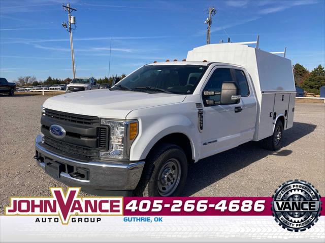 2017 Ford F-350 Chassis XL 2017 Ford F-350 Chassis XL