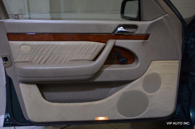 1998 Mercedes-Benz S 320 S320 4dr Sedan 3.2L LWB