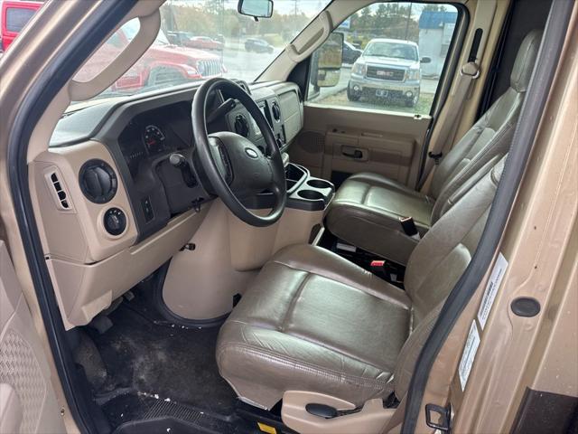 2017 Ford E-450 Cutaway 3050S