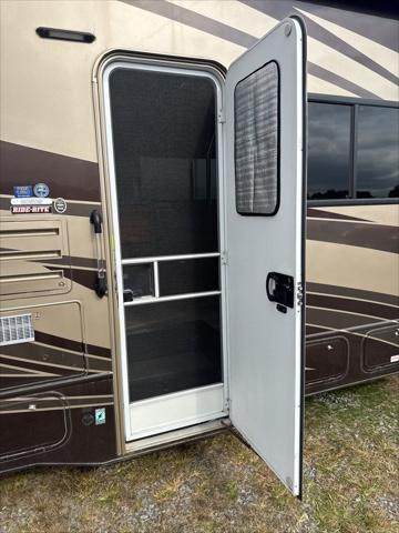 2017 Ford E-450 Cutaway 3050S