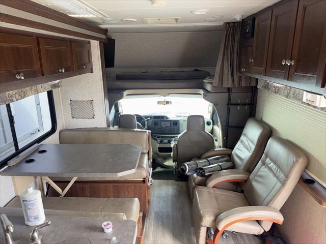 2017 Ford E-450 Cutaway 3050S