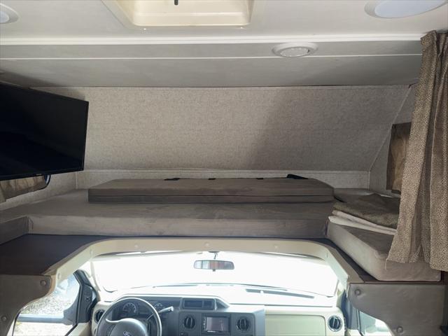 2017 Ford E-450 Cutaway 3050S