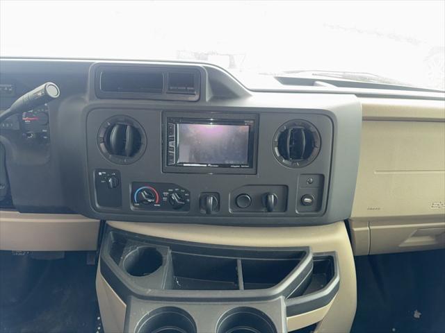 2017 Ford E-450 Cutaway 3050S