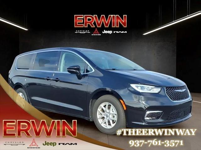 2024 Chrysler Pacifica Touring L for sale in Troy, OH