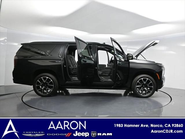 2025 Chevrolet Suburban 4WD RST