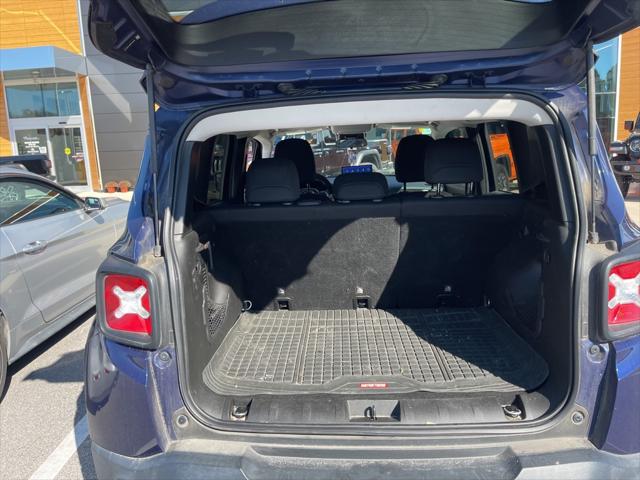 2018 Jeep Renegade Latitude FWD 2018 Jeep Renegade Latitude FWD