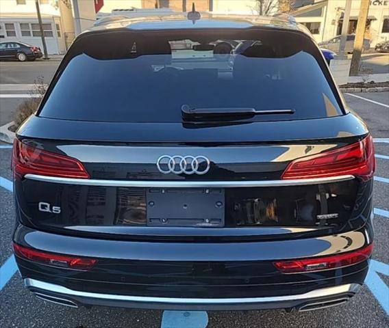 2022 Audi Q5 Premium 45 TFSI S line quattro S tronic 2022 Audi Q5 Premium 45 TFSI S line quattro S tronic