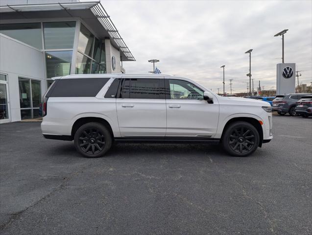 2022 Cadillac Escalade ESV 4WD Premium Luxury