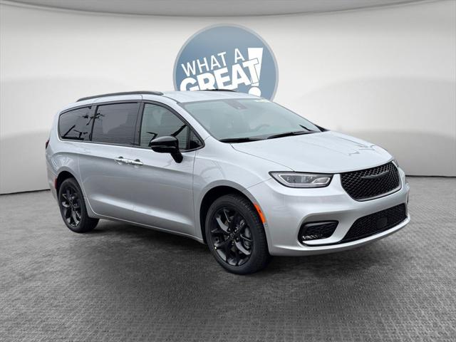 2026 Chrysler Pacifica PACIFICA SELECT AWD